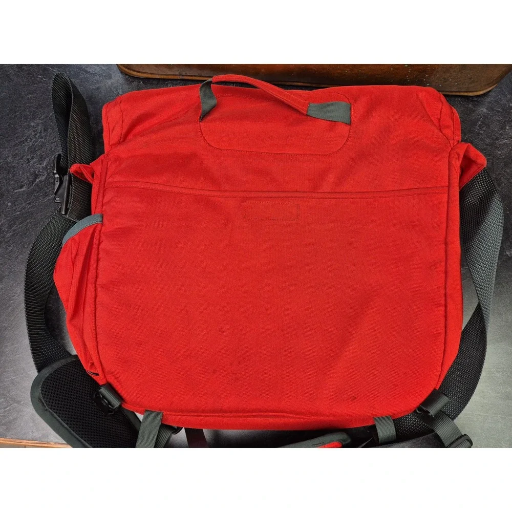 Patagonia Critical Mass Messenger Bag Red Removable Laptop Sleeve 2 Piece Bike